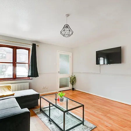 Luxe 2 Bed House In London- Free Parking, Free Wifi, Big Garden Villa Exterior photo